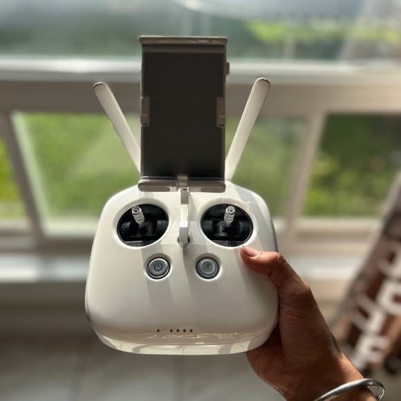 DJI Phantom 4 v 1.2 drone - Picture 4 of 7